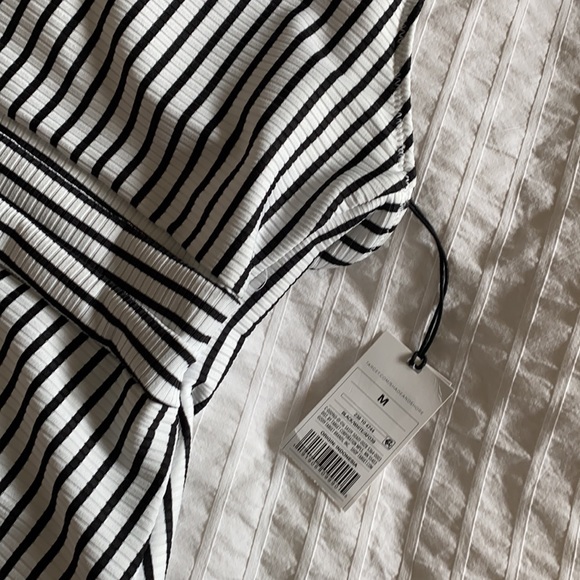 Women's Onepiece Ribbed Stripe Swim Suit M - Picture 10 of 10